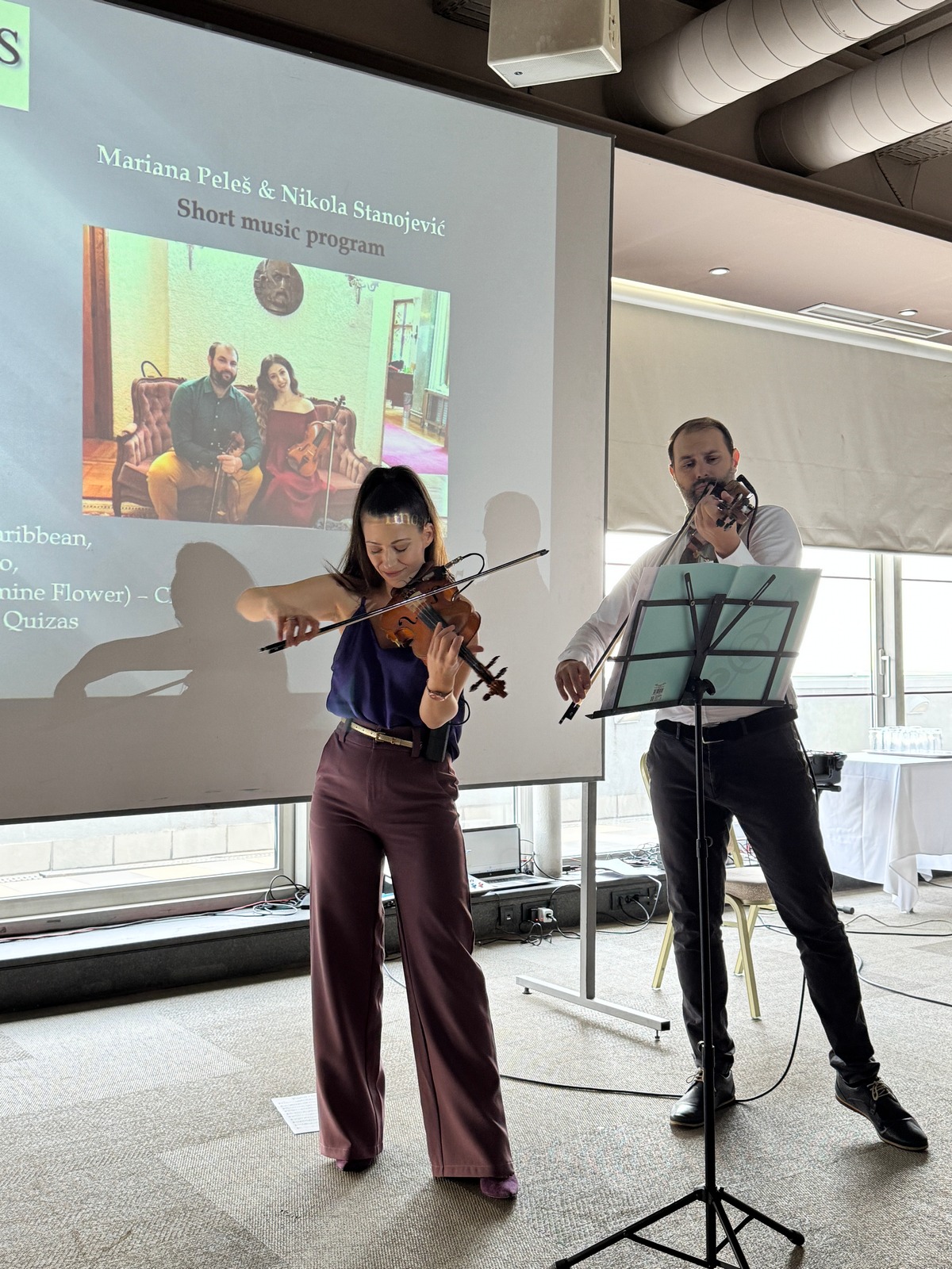 violin players