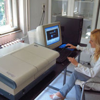 UV-Vis Spectrometer